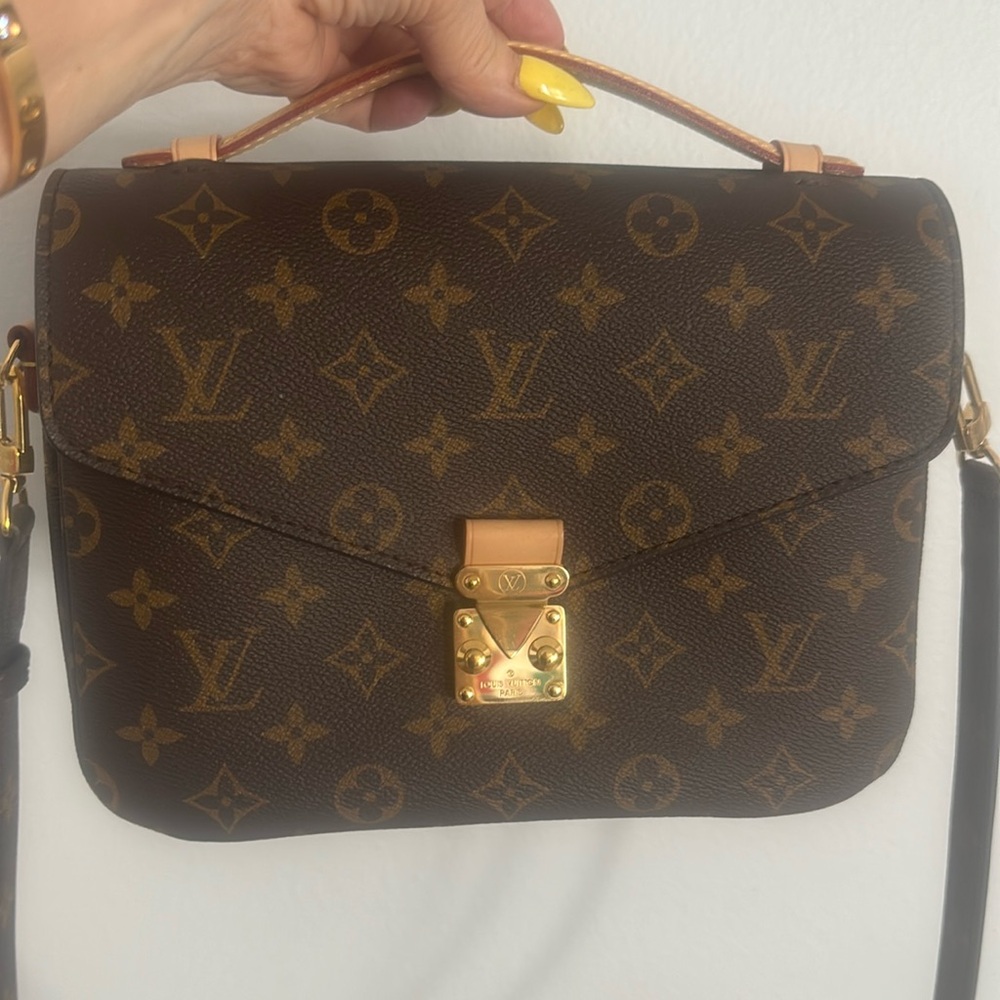 Louis Vuitton Monogram Pochette Métis